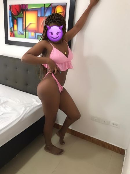 Hola amores soy Brittany chica complaciente y con ganas de mucho sexo, Ninfómana apasionada, garganta profunda, sexo anal full, soy súper apretadita, cara juvenil, cuerpo divino, cola grande, senos redonditos 