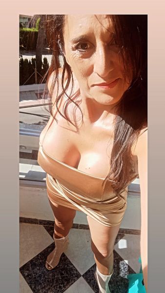 Hi, I'm Kim, a beautiful Argentine living in Malaga who wants to meet and connect with men from different places. He moved me to hotels and apartments. Write me a wasapt and we'll make an appointment 😘