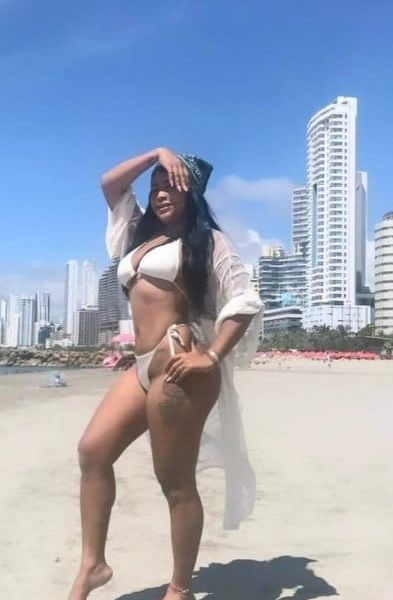 Estoy con muchas ganas de que me folles y de comerte bien la polla a chupadas. También puedes follarme las tetas y decirme qué posturas te apetecen. Nos comeremos juntitos en un rico 69 y MAS el placer está garantizado conmigo SOY INDEPENDENTE MIS FOTOS SON REALES TAMBIEN ME DESPLAZO ESTOY DISPONIBLE 24 H